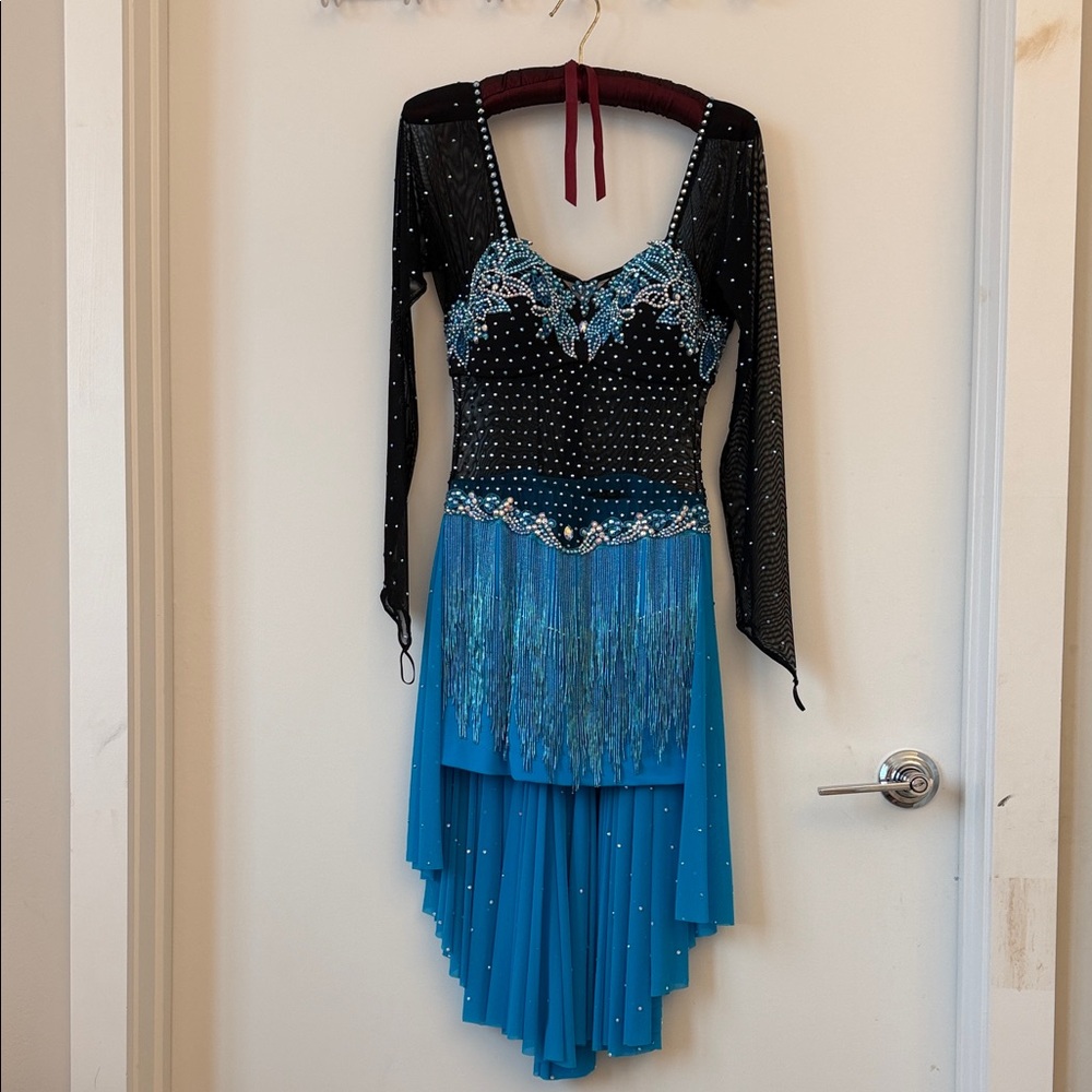 Chic Black and Blue Long Sleeve Dress